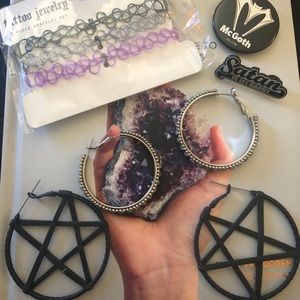 Goth girl accessory bundle!